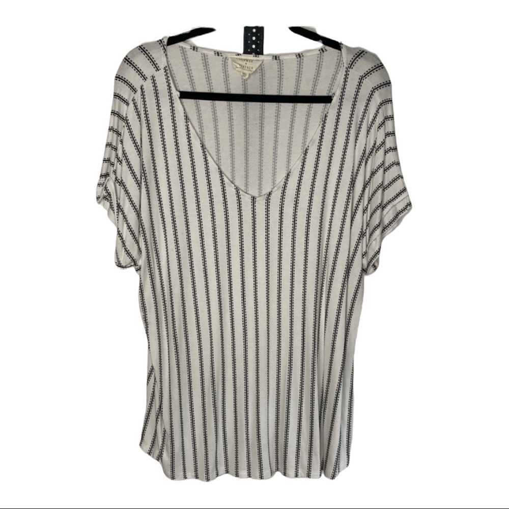 Flower & Feather Striped Vneck Sz 3XL